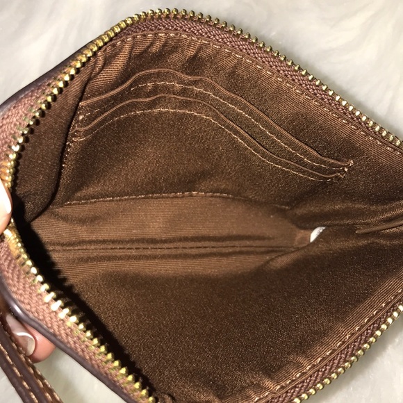 Coach classic wristlet - Picture 3 of 3